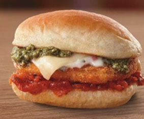 02-008-1156_RG_ArticleFoodImagesFazoli’s-–-Chicken-Parm-Breadstick-Slider