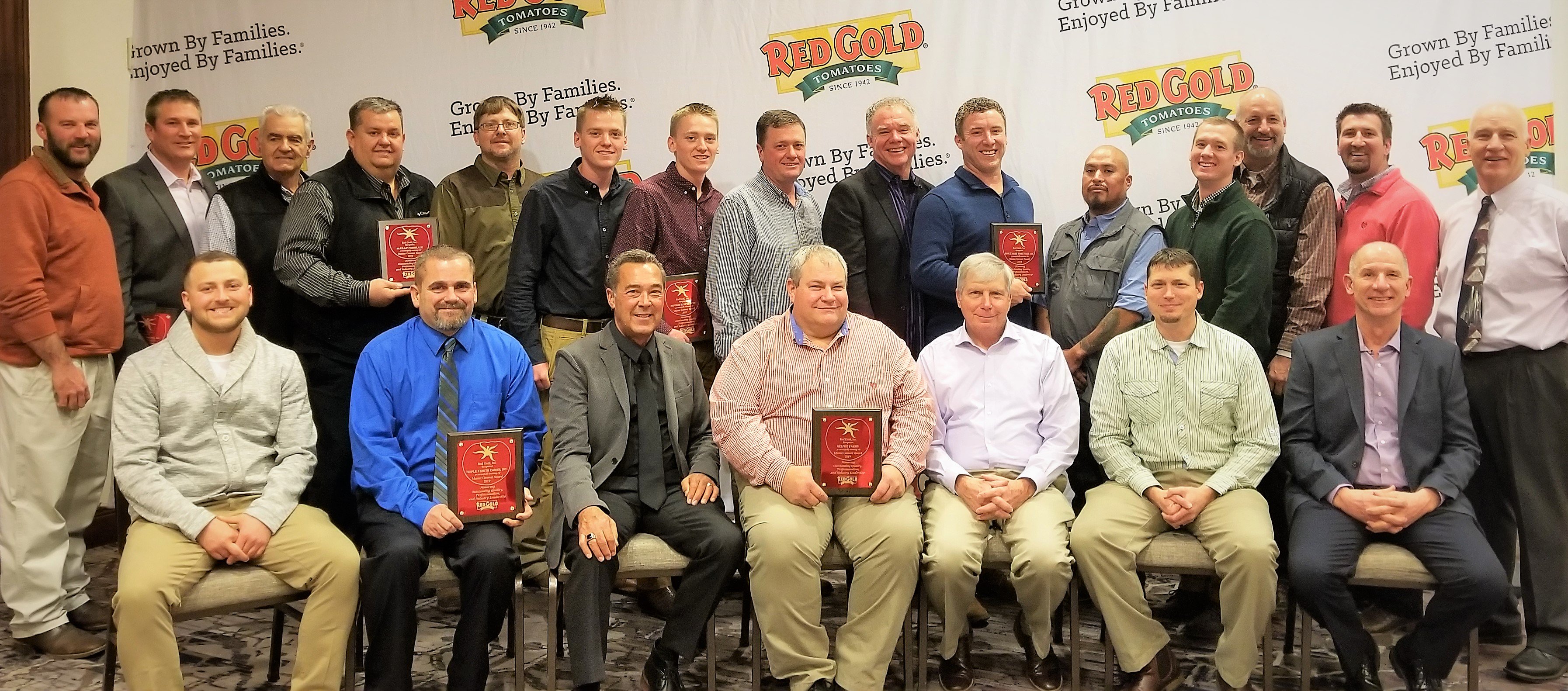 Master Grower Award Winners 2019 Group Photo at Growers Banquet 2020